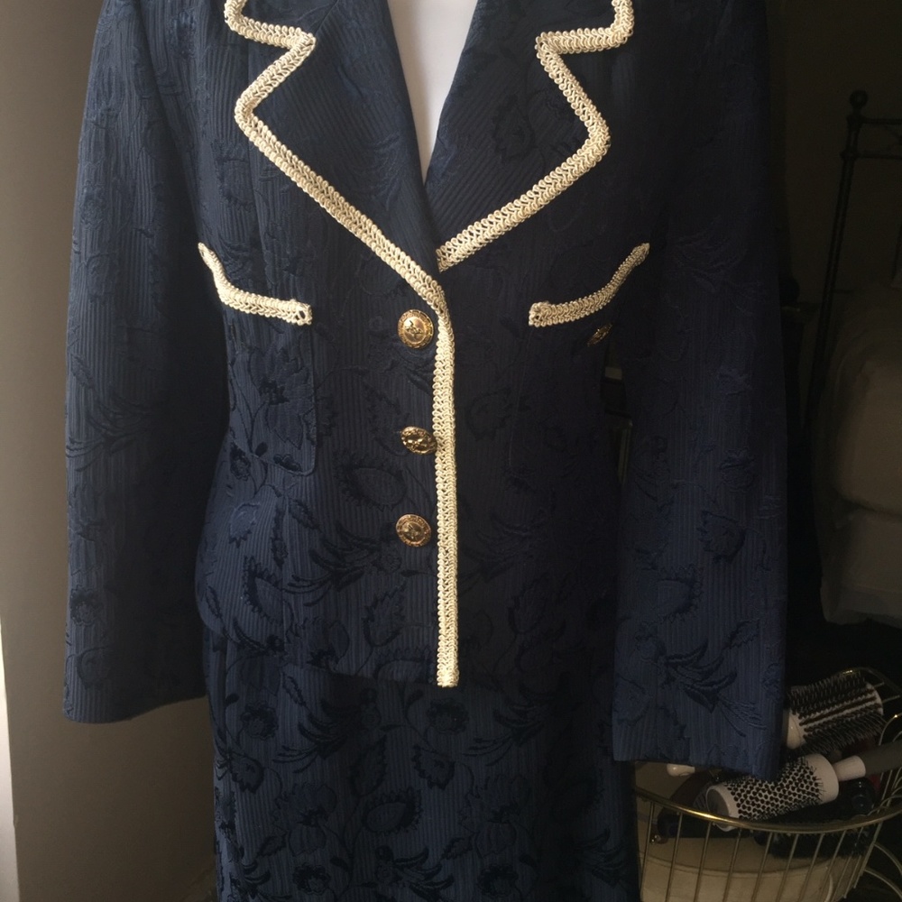 VERTIGO PARIS WOMEN"S NAVY SKIRT SUIT